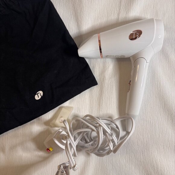 T3 FEATHERWEIGHT COMPACT Folding Compact Hair Dryer - Picture 4 of 4